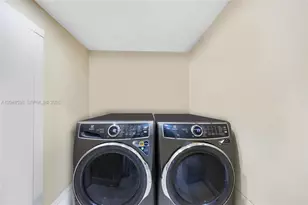 490 W 33rd Pl, Hialeah, FL 33012 - Photo 12