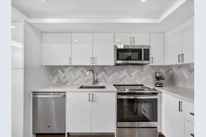 8201 Byron Ave #502, Miami Beach, FL 33141 - Photo 14