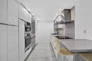 6039 Collins Ave, Miami Beach, FL 33140 - Photo 4