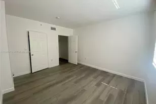 215 SW 117th Terrace, Pembroke Pines, FL 33025 - Photo 12
