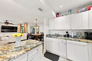 9858 NW 3rd St, Plantation, FL 33324 - Photo 4