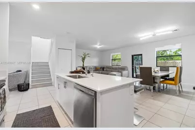 24242 SW 119th Pl, Homestead, FL 33032 - Photo 8