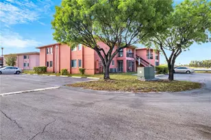 2020 NW 119th St, Miami, FL 33167 - Photo 2