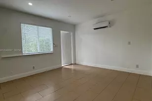 6723 NE Miami Pl, Miami, FL 33138 - Photo 8