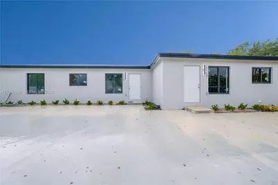 1112 NW 81st St, Miami, FL 33150 - Photo 2