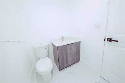 1112 NW 81st St, Miami, FL 33150 - Photo 32
