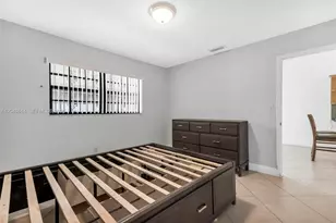 8871 NW 114th St, Hialeah Gardens, FL 33018 - Photo 22