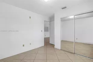 8871 NW 114th St, Hialeah Gardens, FL 33018 - Photo 10