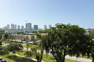 900 NE 12th Ave, Hallandale Beach, FL 33009 - Photo 16