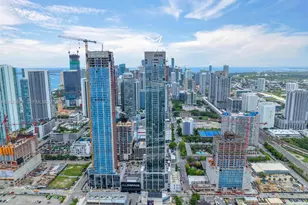 20 NE 11th St, Miami, FL 33132 - Photo 26