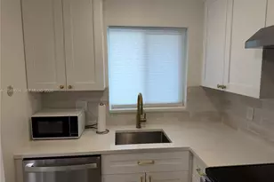 8135 Sunrise Lakes Blvd, Sunrise, FL 33322 - Photo 4