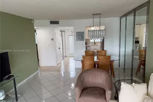 8135 Sunrise Lakes Blvd, Sunrise, FL 33322 - Photo 16