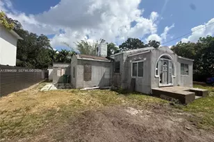 751 NE 70th St, Miami, FL 33138 - Photo 2
