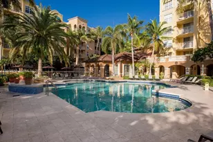 19601 E Country Club Dr, Aventura, FL 33180 - Photo 1