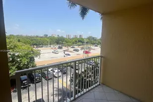 19601 E Country Club Dr, Aventura, FL 33180 - Photo 16