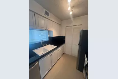 19601 E Country Club Dr #7405, Aventura, FL 33180 - Photo 10