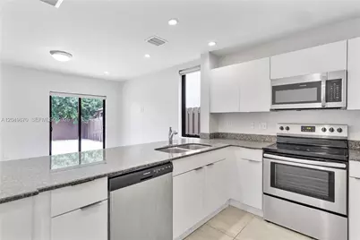 4390 E 10th Ave #4390, Hialeah, FL 33013 - Photo 16