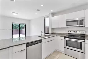 4390 E 10th Ave, Hialeah, FL 33013 - Photo 16
