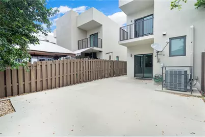 4390 E 10th Ave #4390, Hialeah, FL 33013 - Photo 42