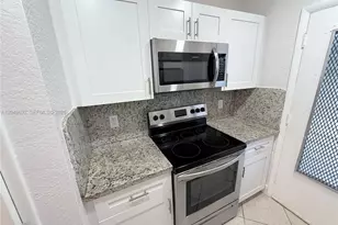 1328 Wiley St, Hollywood, FL 33019 - Photo 6