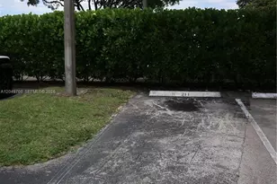 1401 SW 128th Terrace, Pembroke Pines, FL 33027 - Photo 2