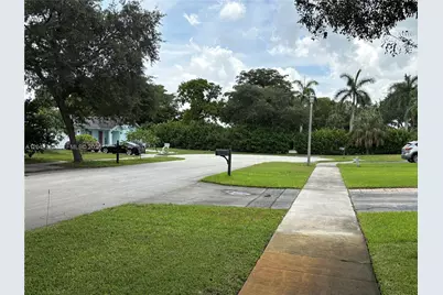 11866 SW 59th Ct, Cooper City, FL 33330 - Photo 2