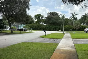11866 SW 59th Ct, Cooper City, FL 33330 - Photo 2