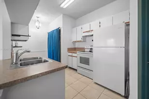 18308 NW 68th Ave, Hialeah, FL 33015 - Photo 8