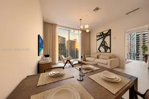 77 SE 5th St, Miami, FL 33131 - Photo 4