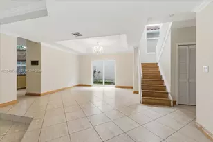 10545 NW 43rd Terrace, Doral, FL 33178 - Photo 8