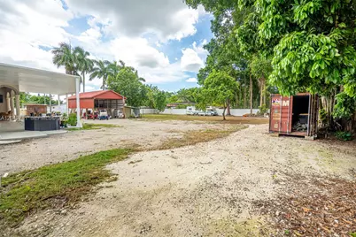 18390 SW 200th St, Miami, FL 33187 - Photo 46