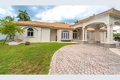 18390 SW 200th St, Miami, FL 33187 - Photo 32