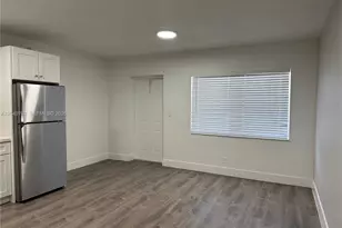 3660 NE 11th Ave, Oakland Park, FL 33334 - Photo 8