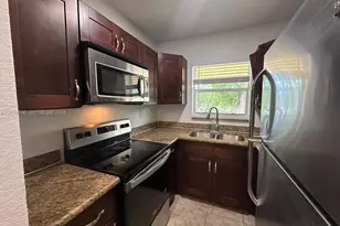 2640 NE 8th Ave, Wilton Manors, FL 33334 - Photo 6