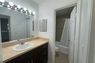 2640 NE 8th Ave, Wilton Manors, FL 33334 - Photo 12