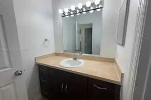 2640 NE 8th Ave, Wilton Manors, FL 33334 - Photo 16