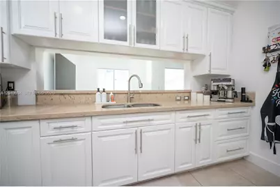 1046 NE 17th Ter, Homestead, FL 33033 - Photo 8