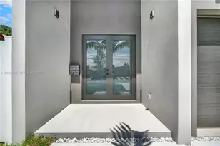 2889 SW 35th Ave, Miami, FL 33133 - Photo 2