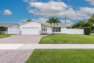 2403 SW 12th Ct, Deerfield Beach, FL 33442 - Photo 2