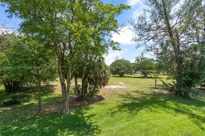 7400 Miami Lakes Dr #D205, Miami Lakes, FL 33014 - Photo 22