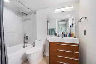 1900 Meridian Ave, Miami Beach, FL 33139 - Photo 16