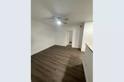 469 SW 3rd St #9, Miami, FL 33130 - Photo 4