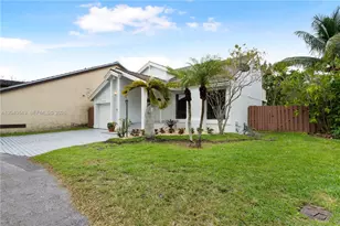 9587 SW 148th Ave Cir S, Miami, FL 33196 - Photo 2