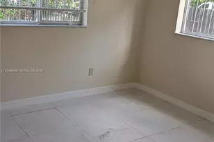 1194 NW 19th Ave, Miami, FL 33125 - Photo 14