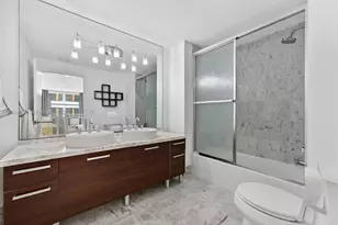 253 NE 2nd St, Miami, FL 33132 - Photo 12