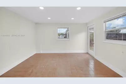 1380 W 60th Ter, Hialeah, FL 33012 - Photo 20