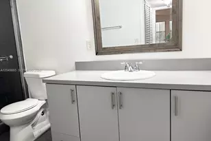 8333 Lake Dr, Doral, FL 33166 - Photo 12