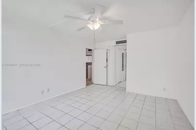 20400 W Country Club Dr #204, Aventura, FL 33180 - Photo 16