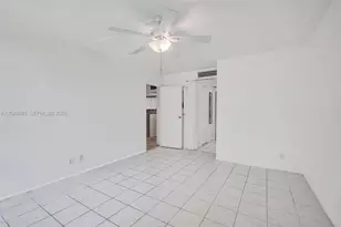 20400 W Country Club Dr, Aventura, FL 33180 - Photo 16