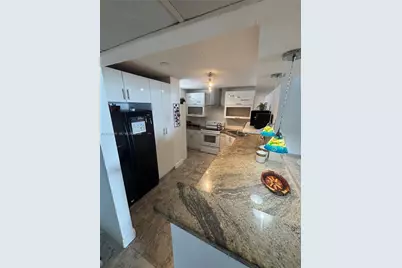 6450 Collins Ave #1207, Miami Beach, FL 33141 - Photo 2